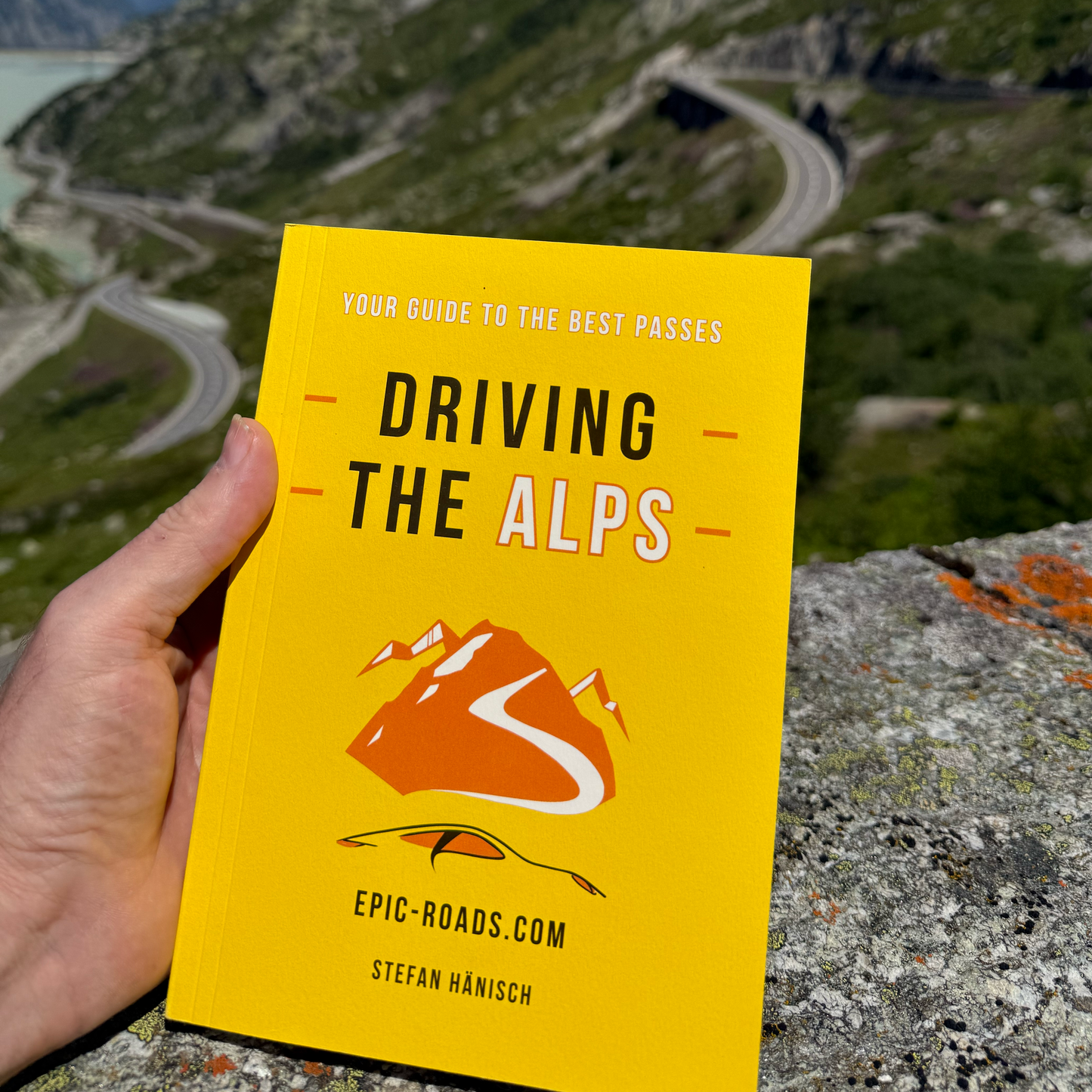 Driving the Alps (English Edition)