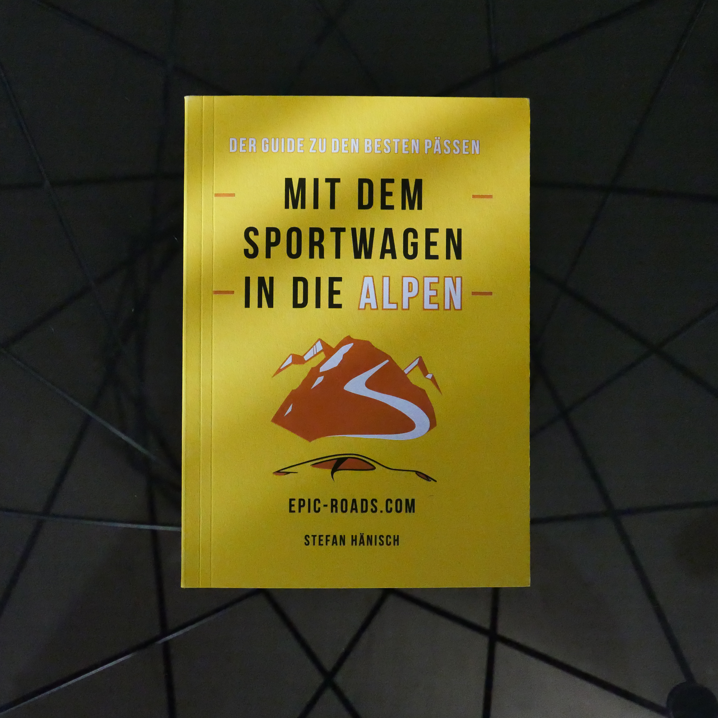 Mit dem Sportwagen in die Alpen (Édition allemande)