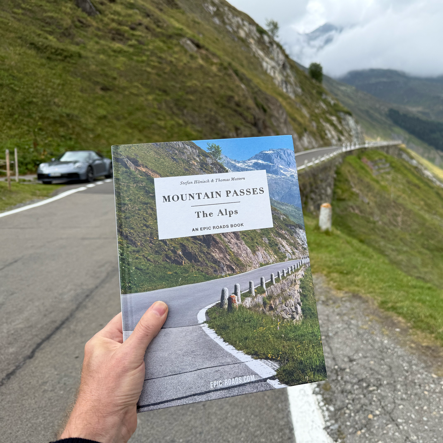 Mountain Passes - The Alps (English Edition)
