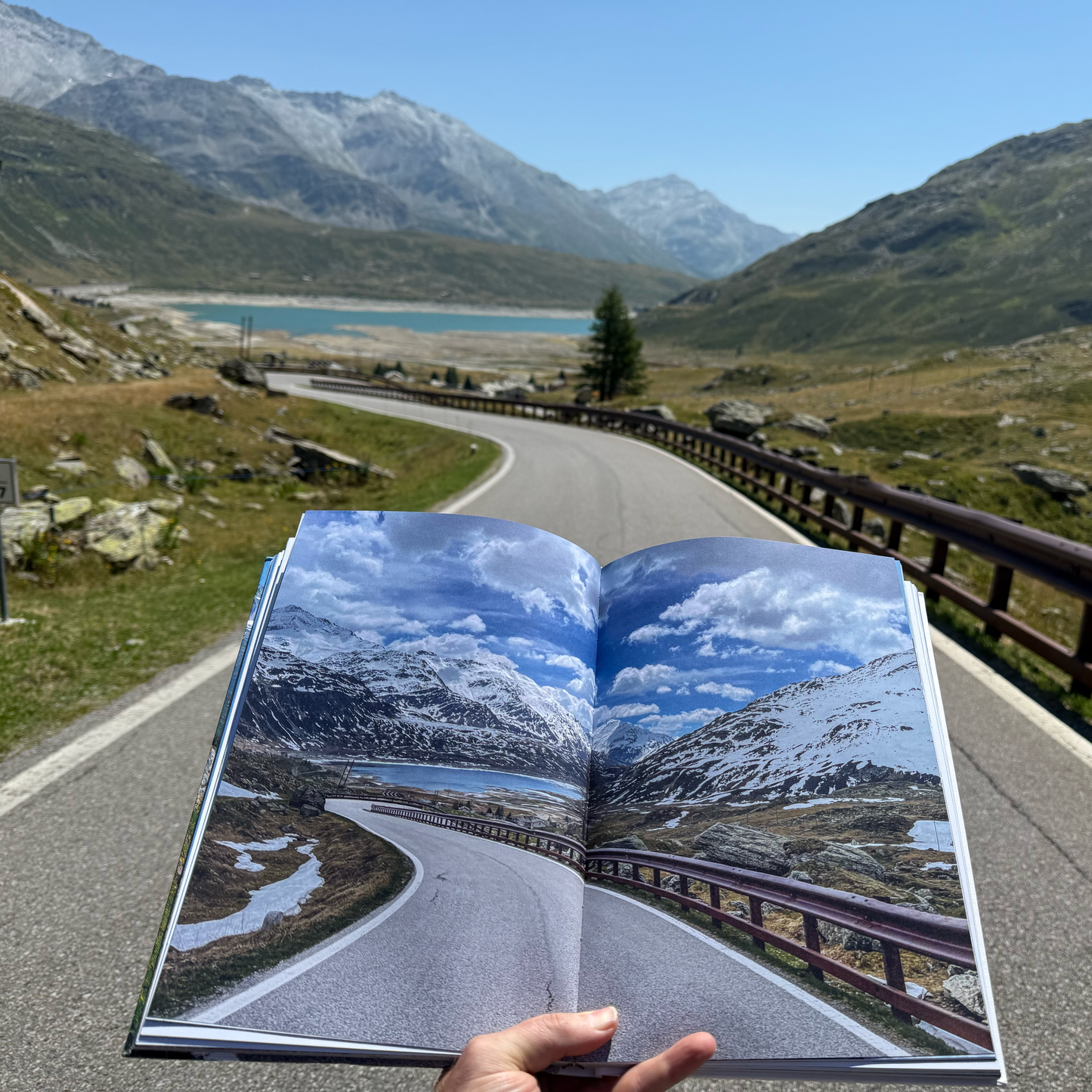 Mountain Passes - The Alps (English Edition)